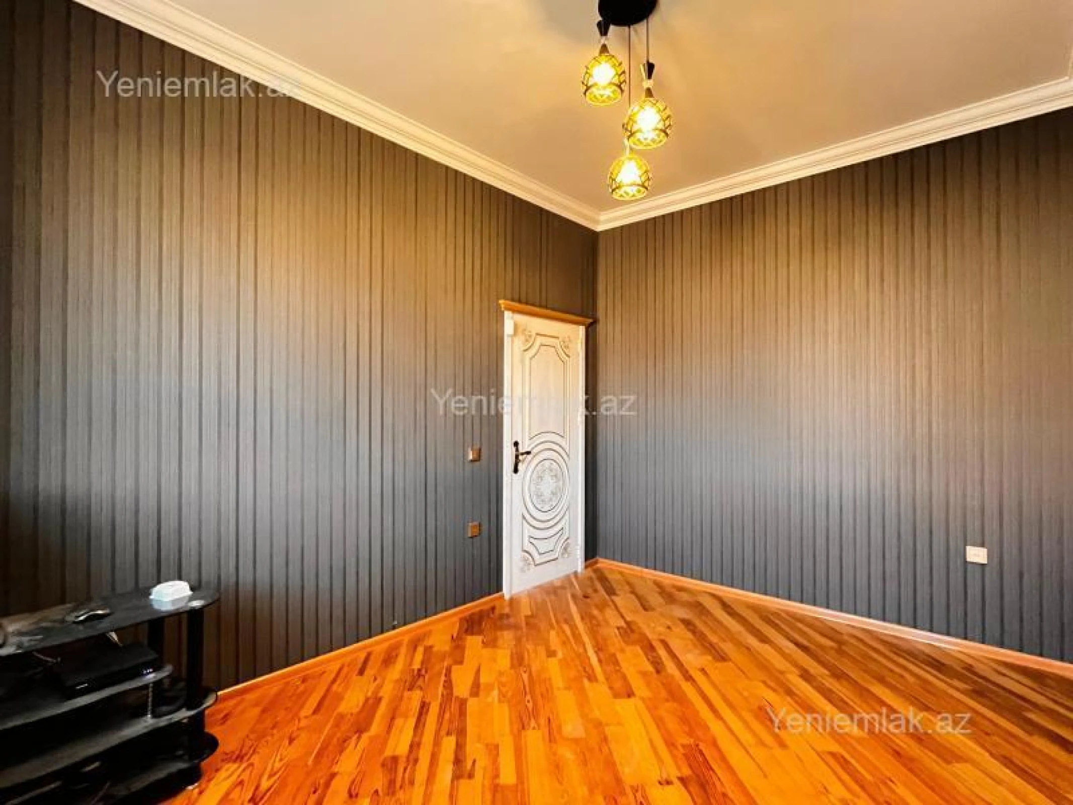 Satılır 6 otaqlı həyət evi 280 m²