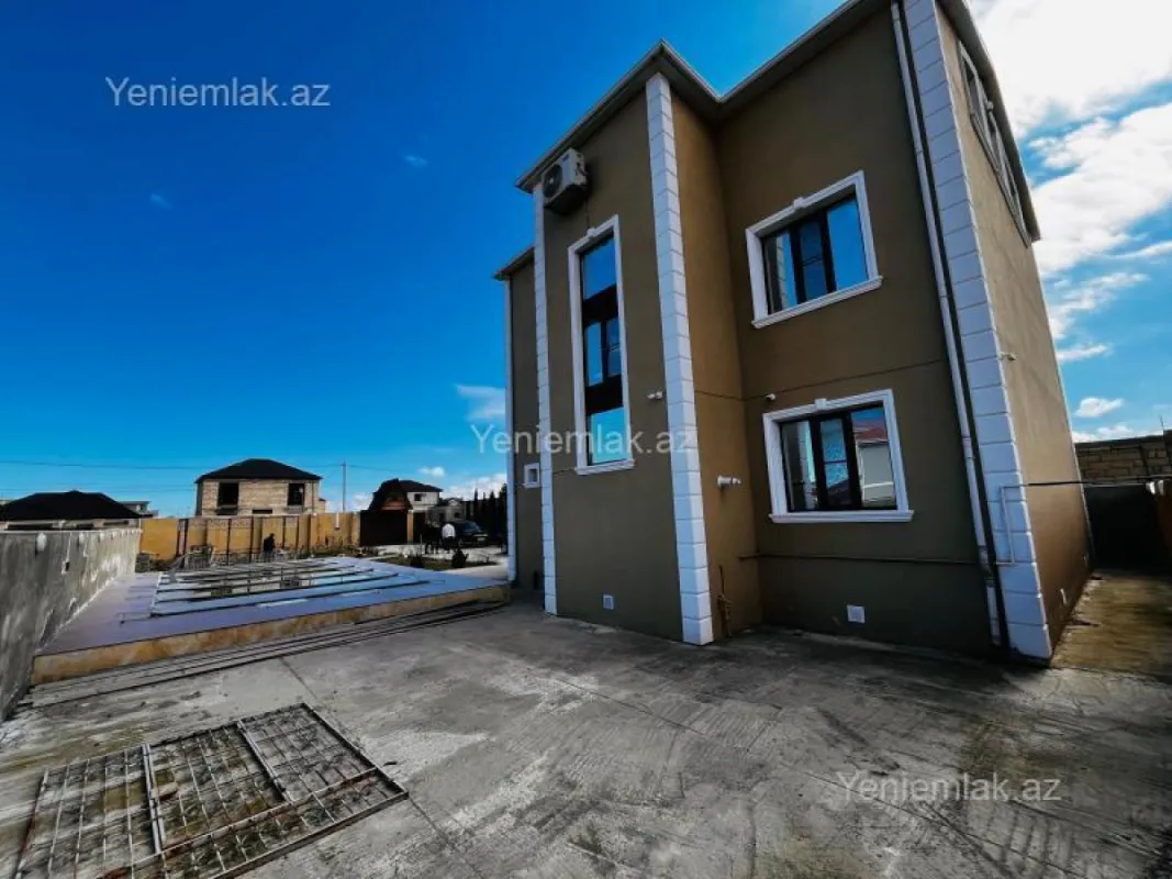 Satılır 6 otaqlı həyət evi 280 m²