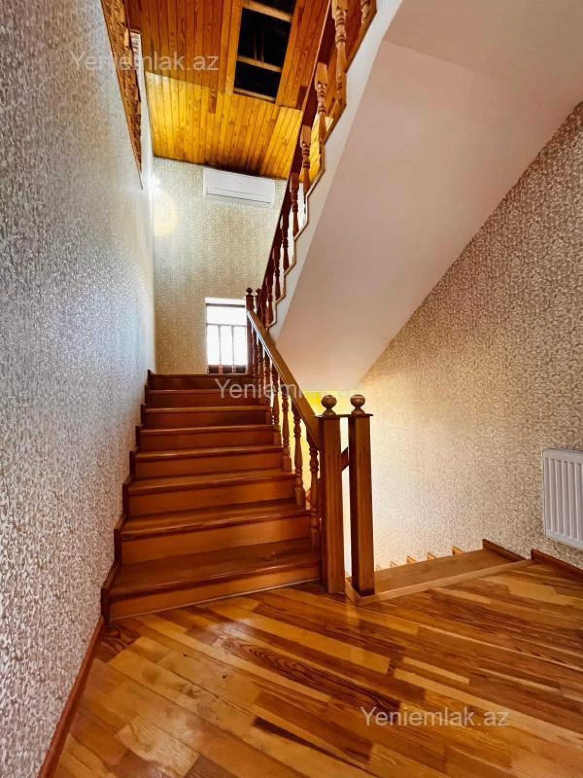 Satılır 6 otaqlı həyət evi 280 m²