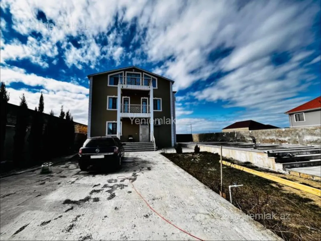 Satılır 6 otaqlı həyət evi 280 m²