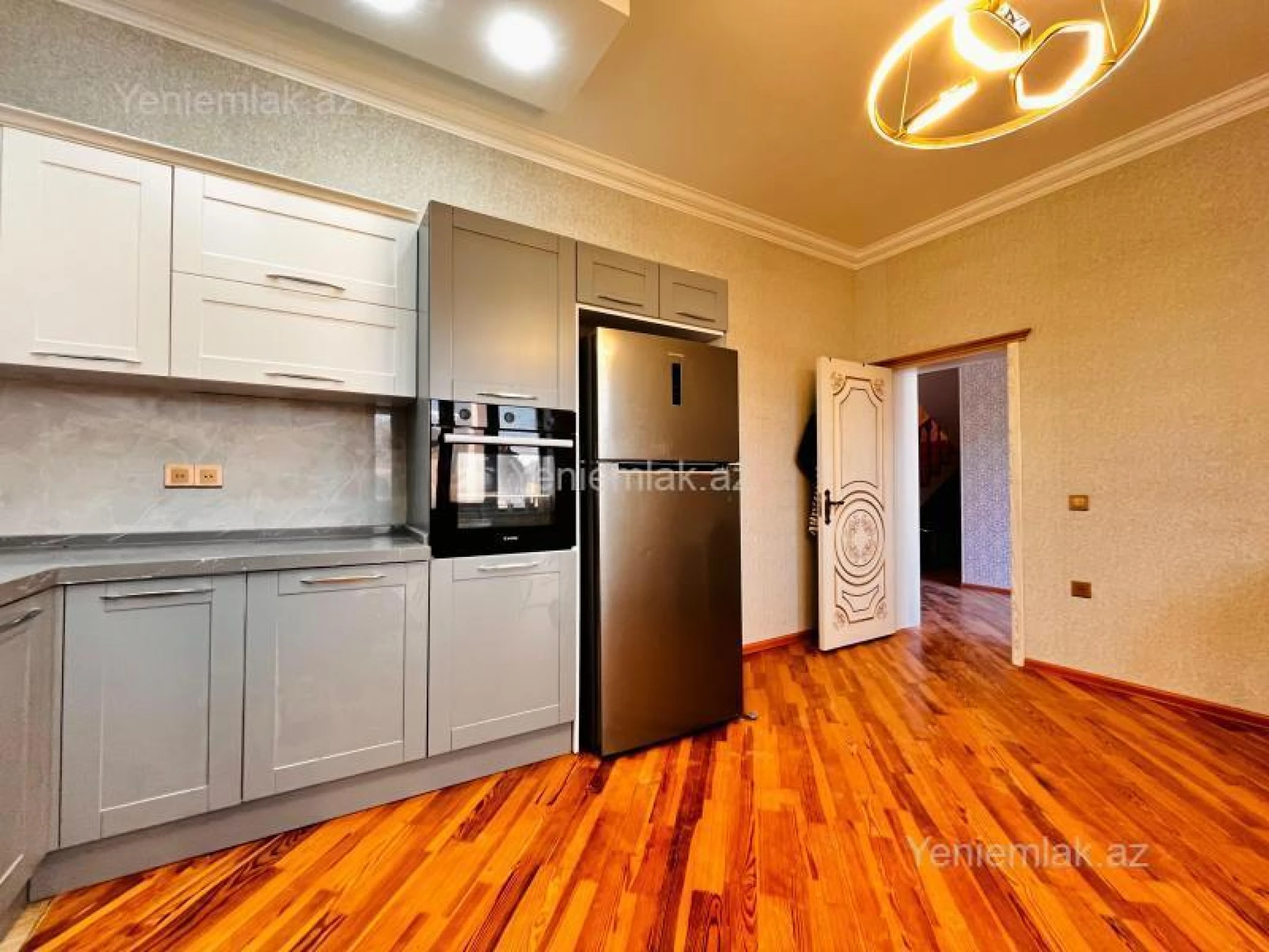 Satılır 6 otaqlı həyət evi 280 m²