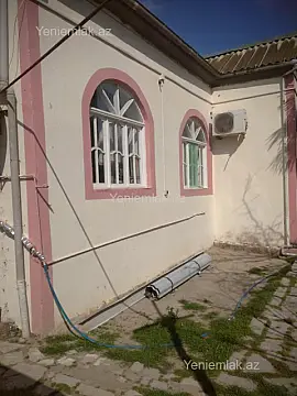 Satılır 4 otaqlı həyət evi 115 m²