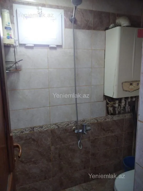 Satılır 4 otaqlı həyət evi 115 m²