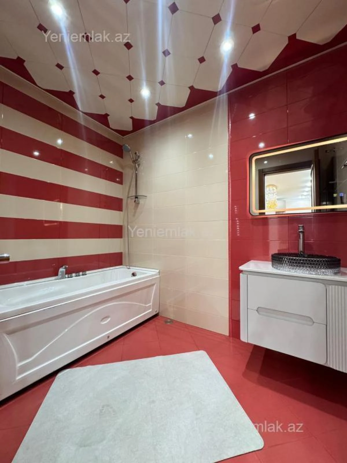 Satılır 3 otaqlı yeni tikili 136 m²