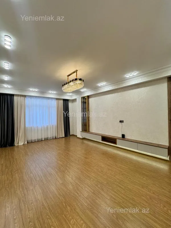 Satılır 3 otaqlı yeni tikili 136 m²