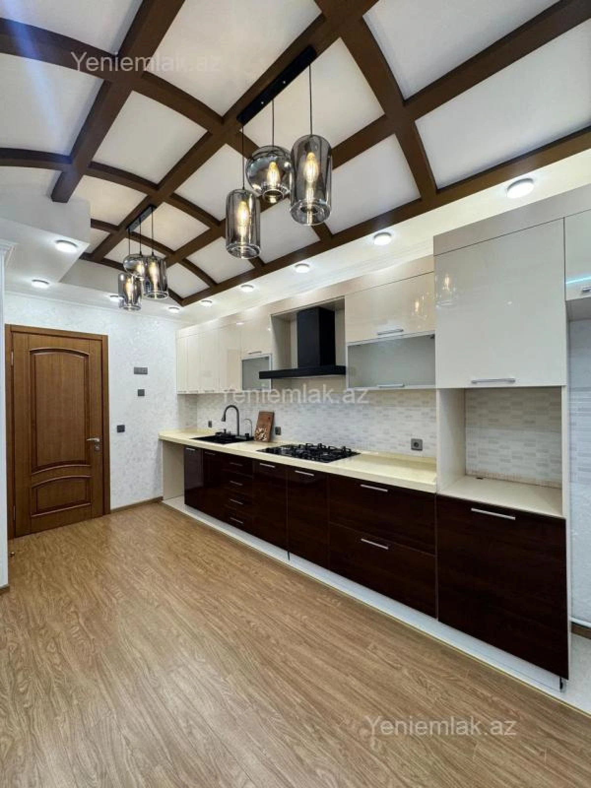 Satılır 3 otaqlı yeni tikili 136 m²