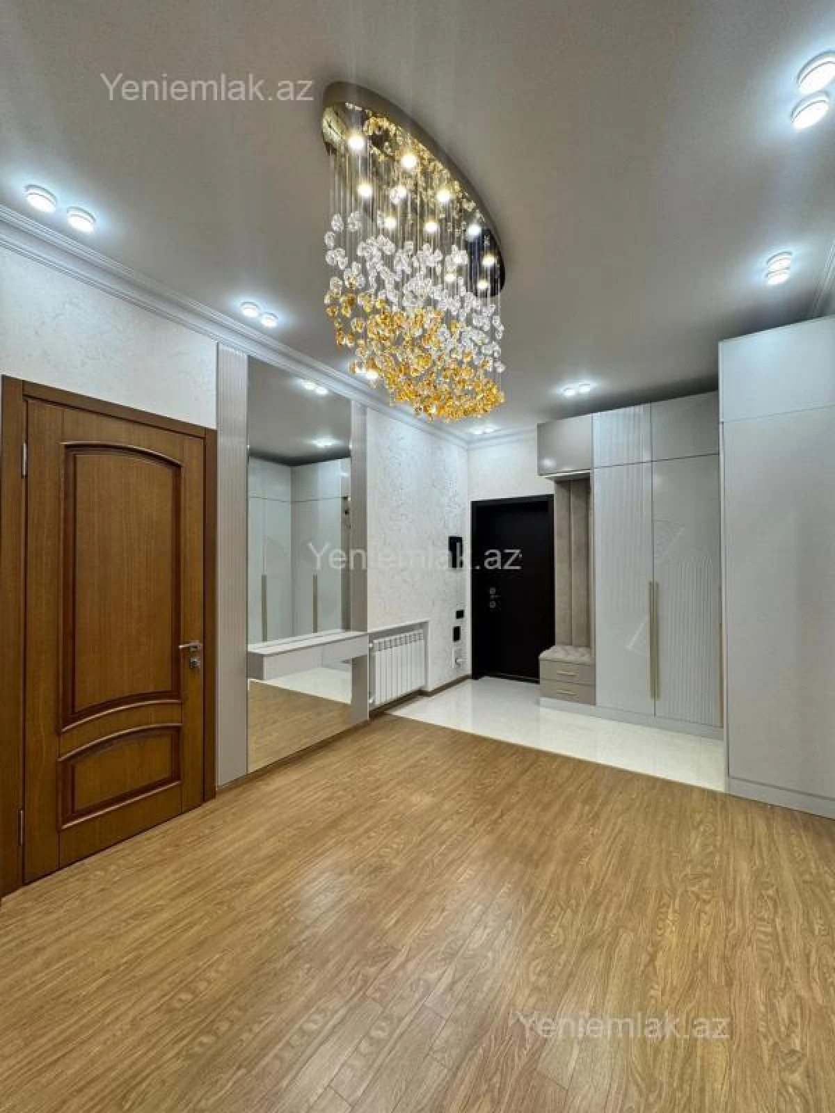 Satılır 3 otaqlı yeni tikili 136 m²