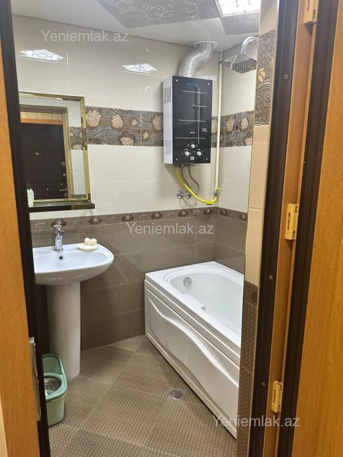 Satılır 2 otaqlı köhnə tikili 65 m²