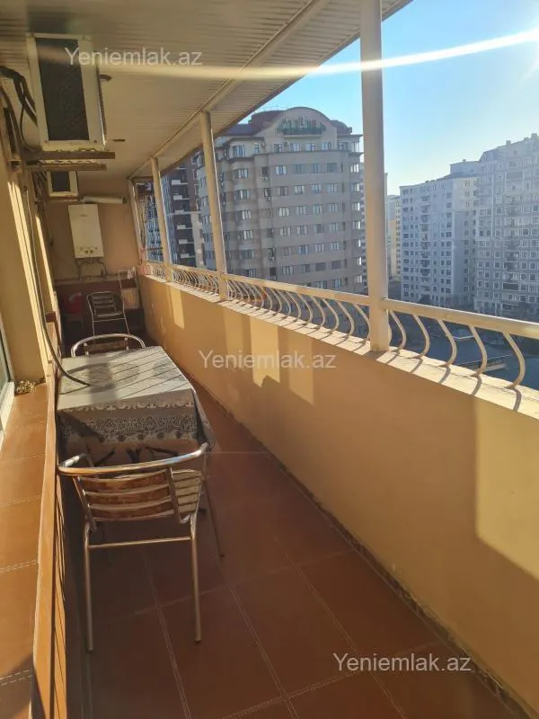 Satılır 4 otaqlı yeni tikili 200 m²