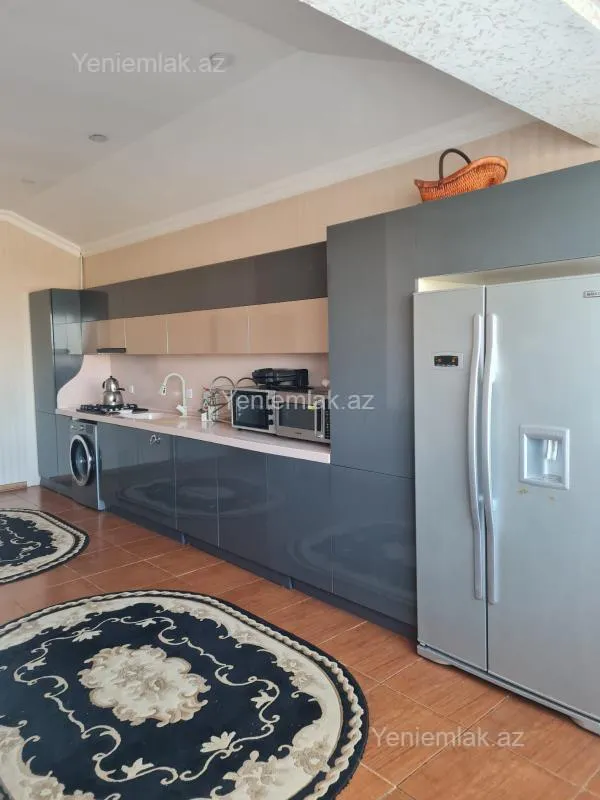 Satılır 4 otaqlı yeni tikili 200 m²