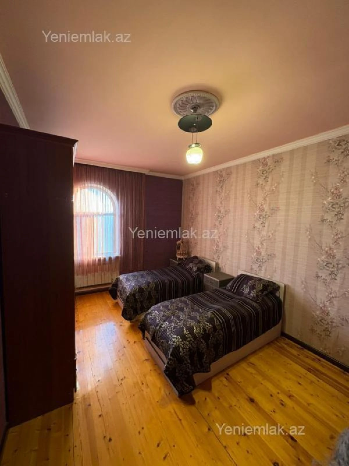 Satılır 5 otaqlı həyət evi 240 m²