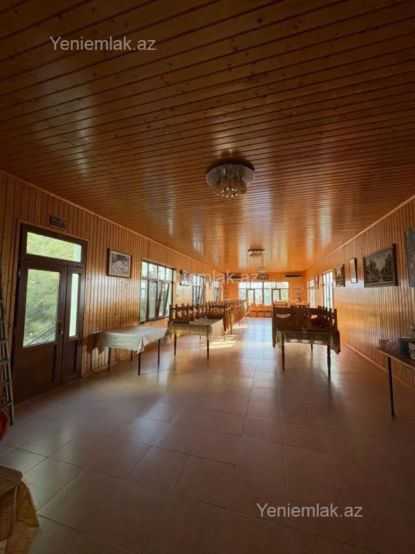 Satılır 5 otaqlı həyət evi 240 m²