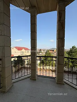 Satılır 5 otaqlı həyət evi 240 m²