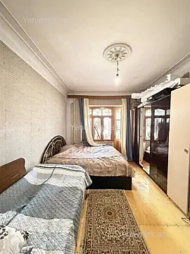 Satılır 2 otaqlı köhnə tikili 65 m²