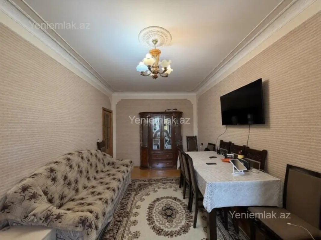 Satılır 2 otaqlı köhnə tikili 65 m²