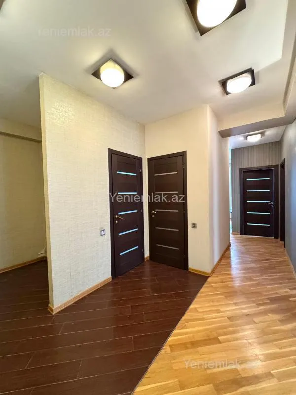 Satılır 3 otaqlı yeni tikili 103 m²