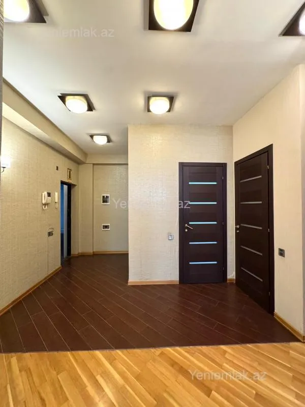 Satılır 3 otaqlı yeni tikili 103 m²