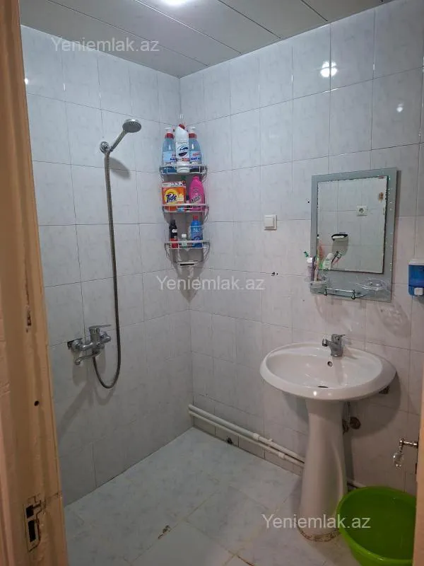 Satılır 2 otaqlı köhnə tikili 60 m²