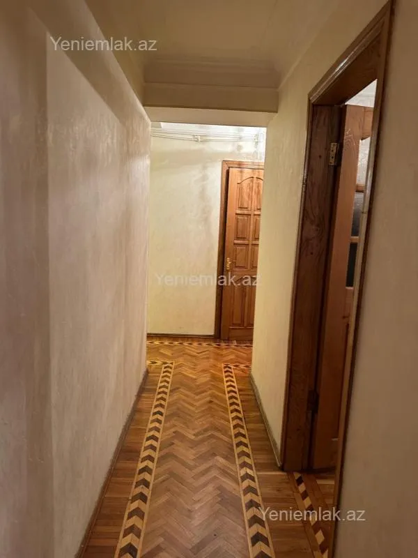 Satılır 3 otaqlı köhnə tikili 80 m²