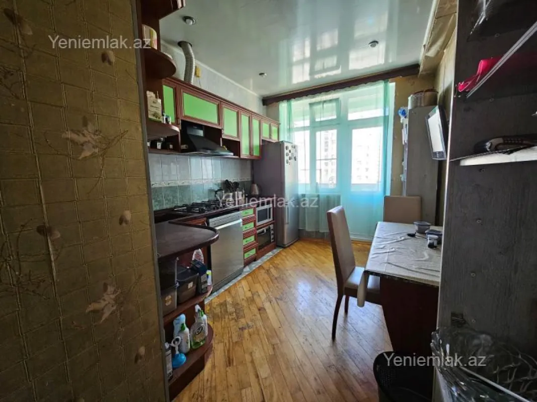 Satılır 3 otaqlı yeni tikili 80 m²