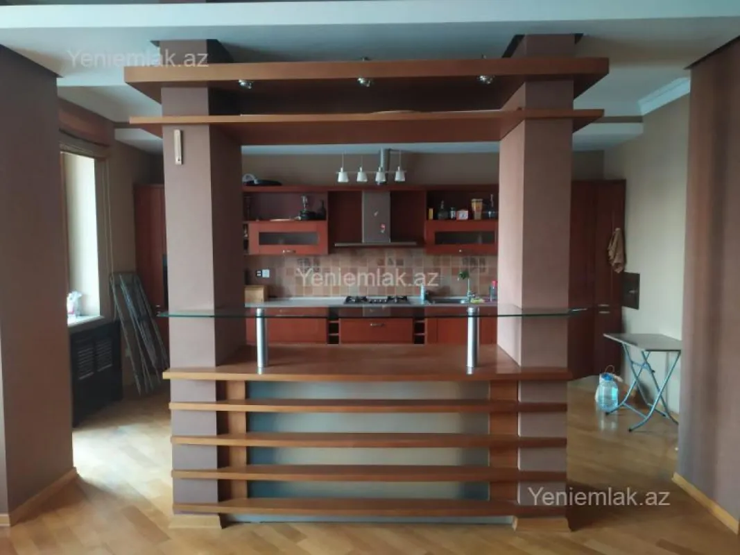 Satılır 4 otaqlı yeni tikili 170 m²