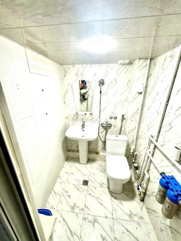 Satılır 2 otaqlı köhnə tikili 55 m²