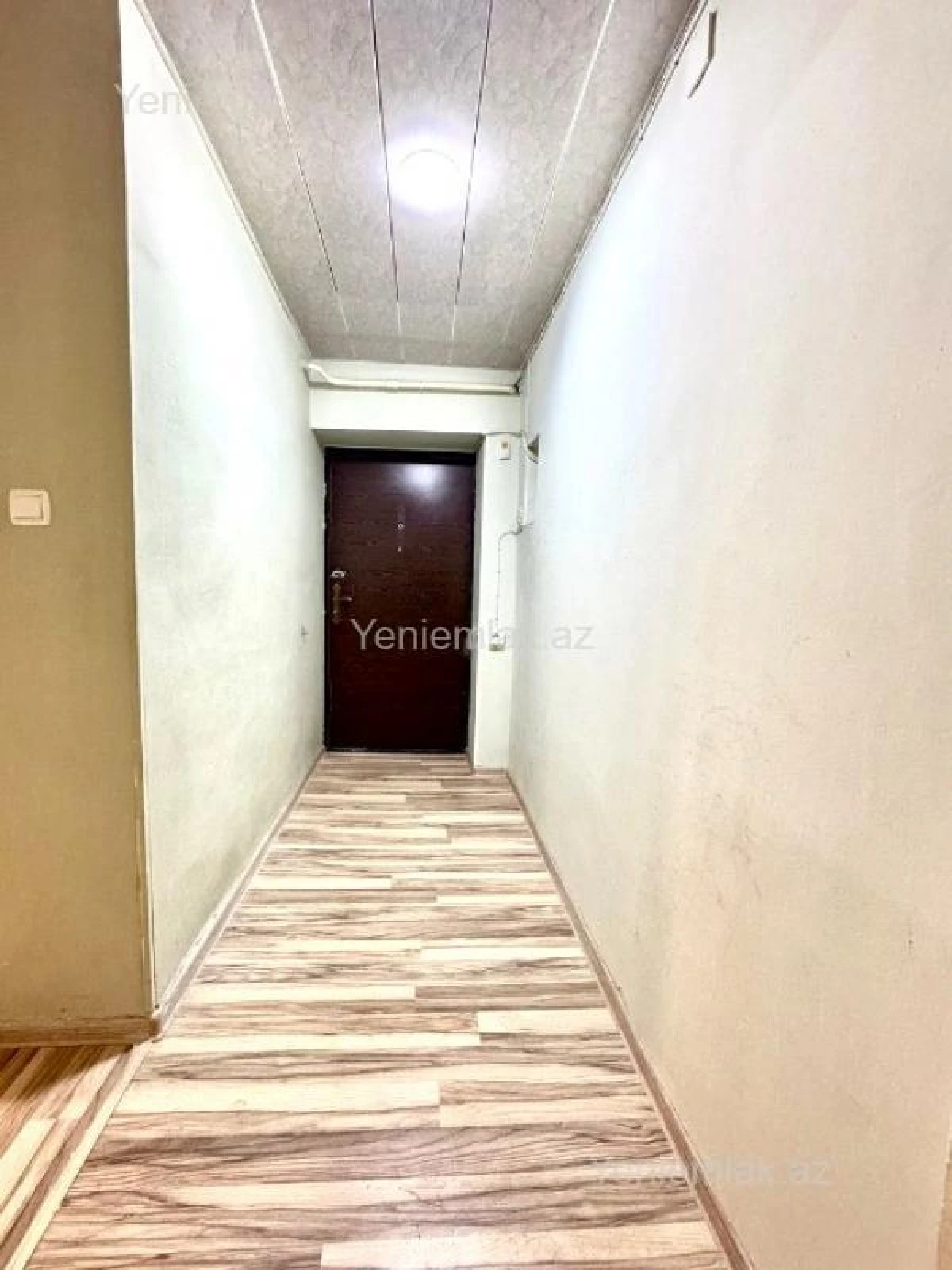Satılır 2 otaqlı köhnə tikili 55 m²