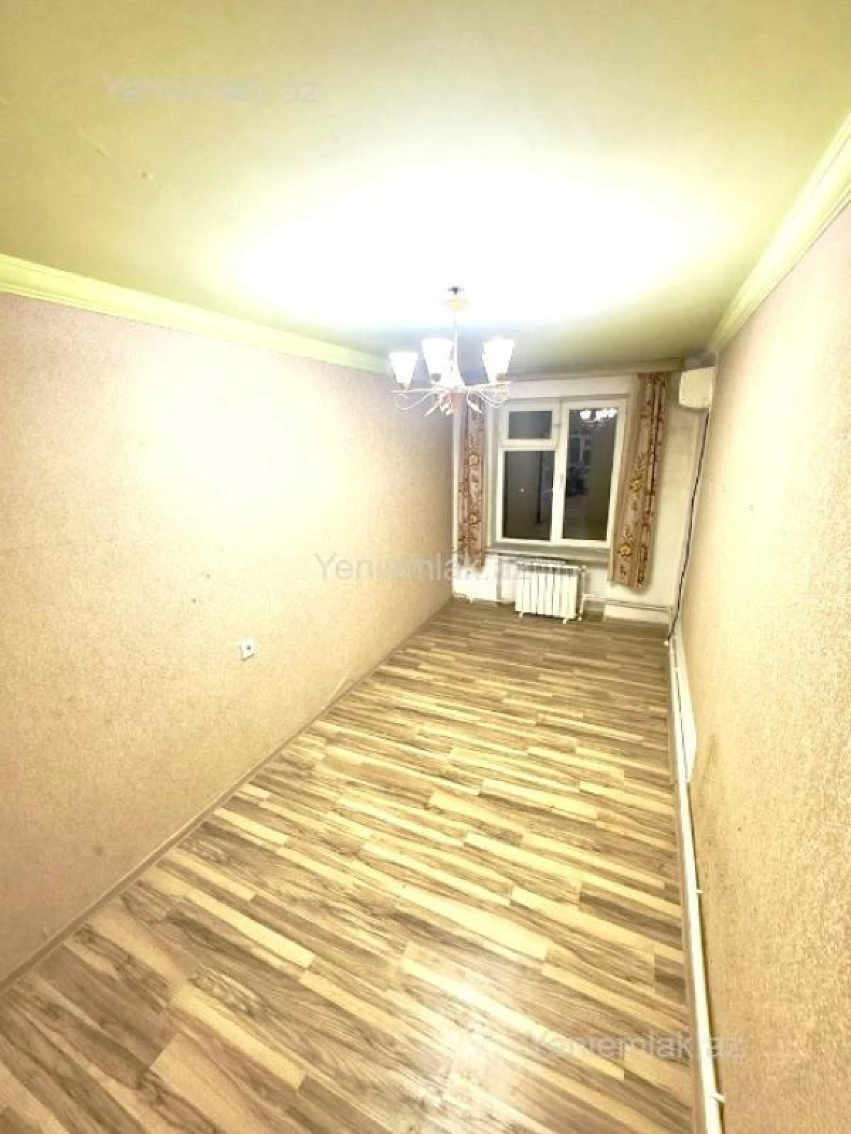 Satılır 2 otaqlı köhnə tikili 55 m²