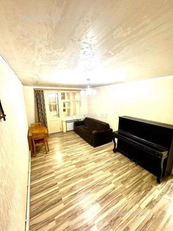 Satılır 2 otaqlı köhnə tikili 55 m²