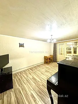 Satılır 2 otaqlı köhnə tikili 55 m²