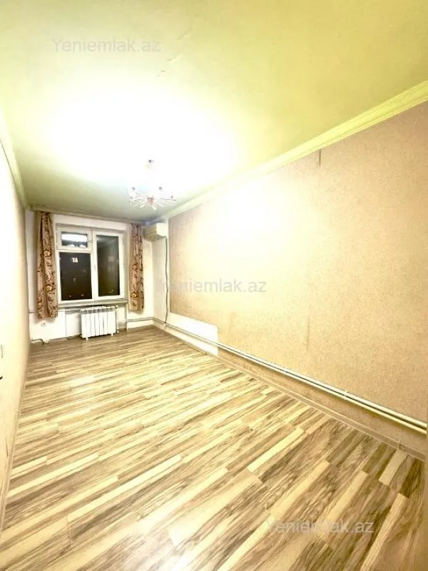 Satılır 2 otaqlı köhnə tikili 55 m²