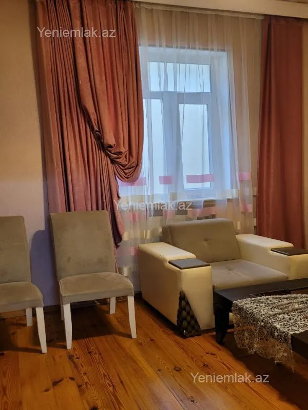 Satılır 7 otaqlı həyət evi 200 m²