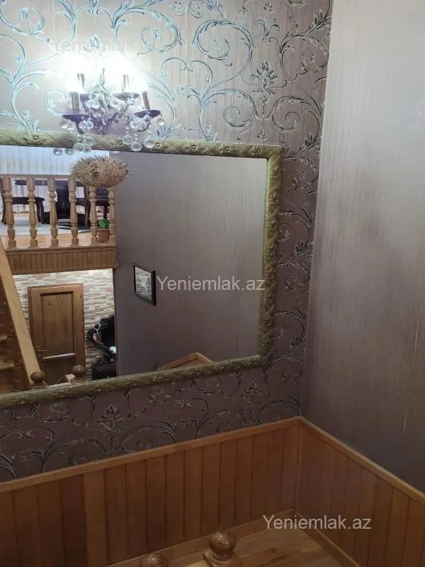 Satılır 7 otaqlı həyət evi 200 m²