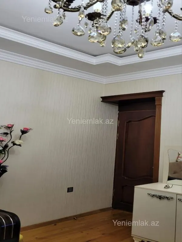 Satılır 7 otaqlı həyət evi 200 m²