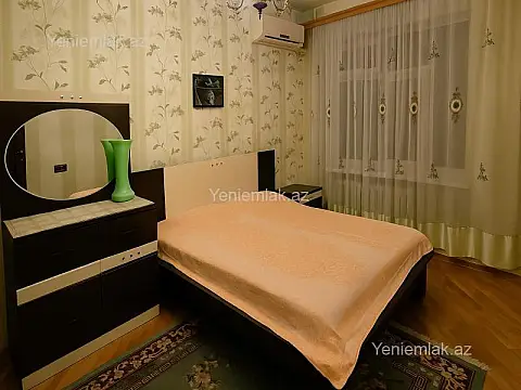 Satılır 5 otaqlı köhnə tikili 115 m²