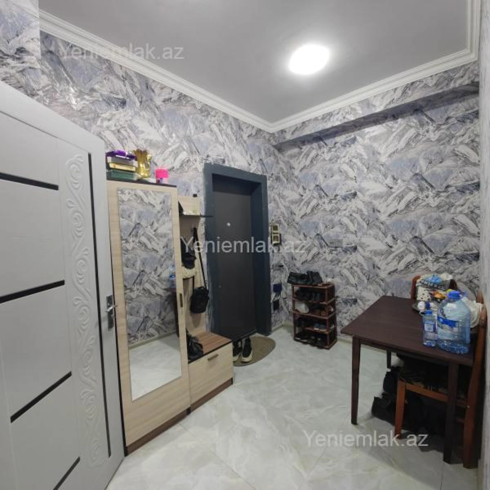 Satılır 2 otaqlı yeni tikili 60 m²