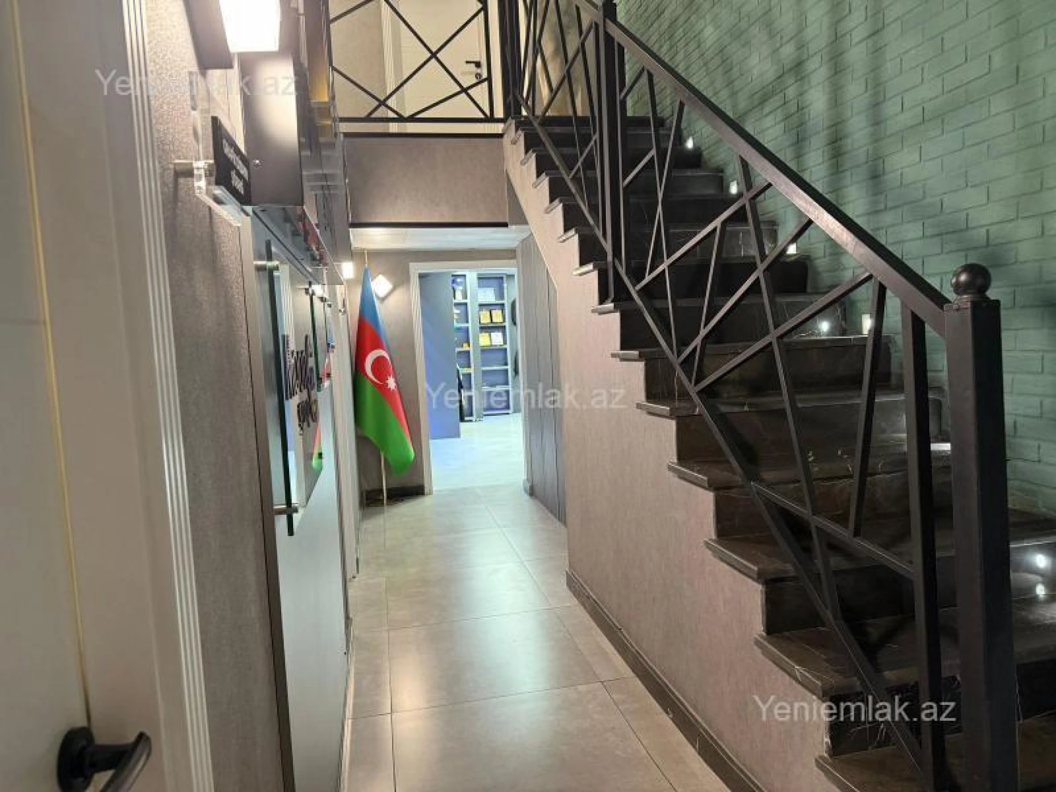 Satılır 3 otaqlı ofis 115 m²
