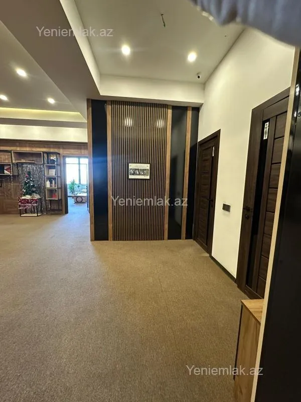 Satılır 4 otaqlı ofis 171 m²