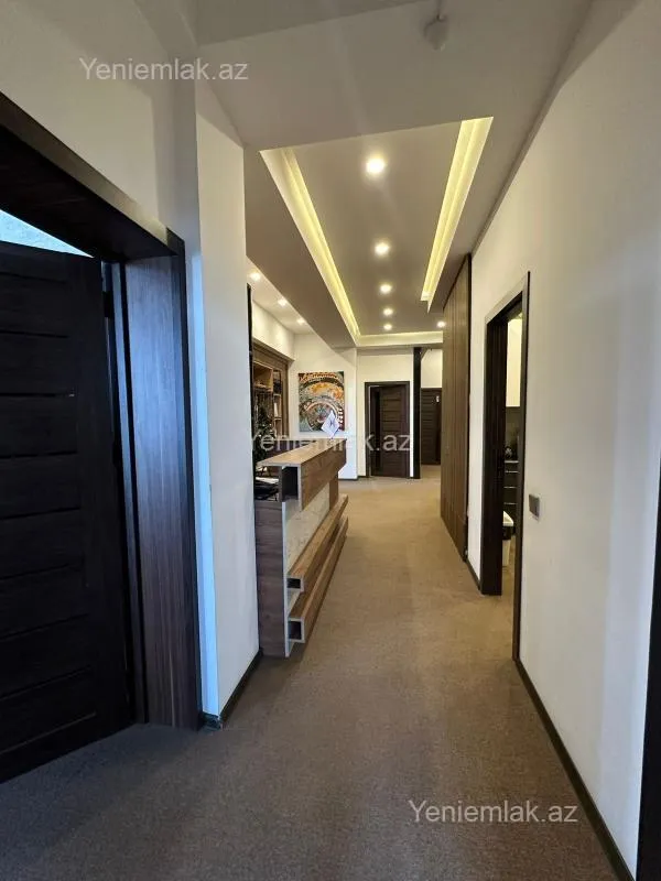 Satılır 4 otaqlı ofis 171 m²