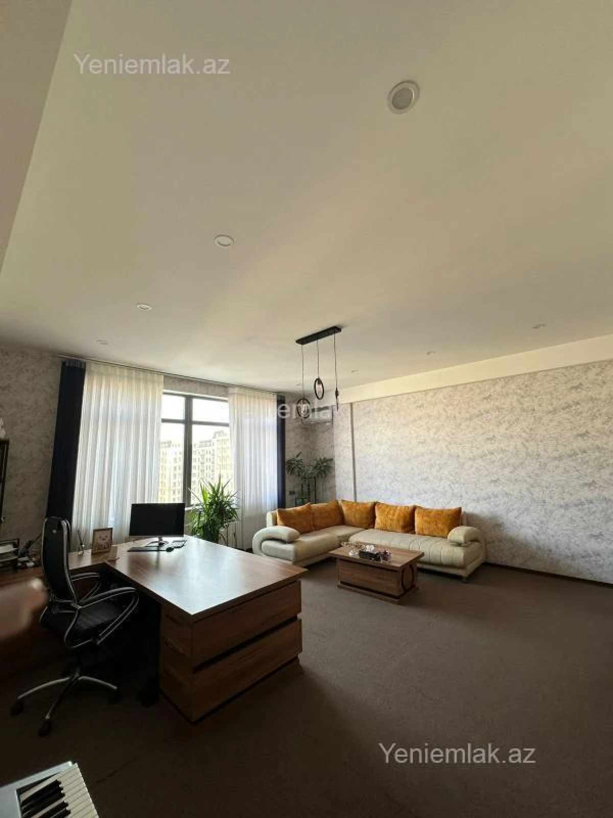 Satılır 4 otaqlı ofis 171 m²