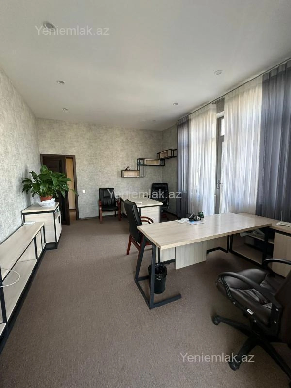 Satılır 4 otaqlı ofis 171 m²