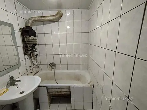 Satılır 3 otaqlı köhnə tikili 70 m²