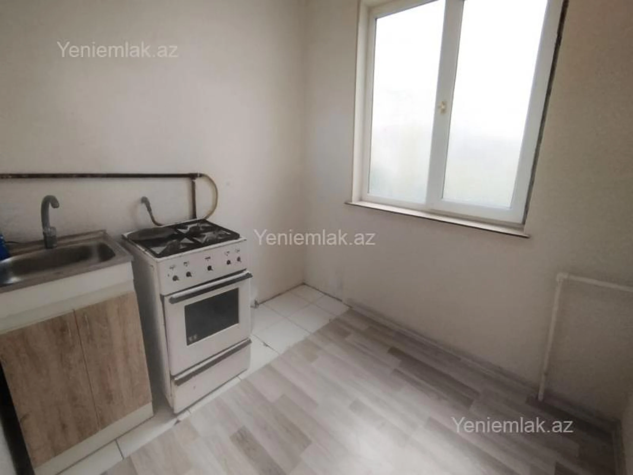 Satılır 3 otaqlı köhnə tikili 70 m²