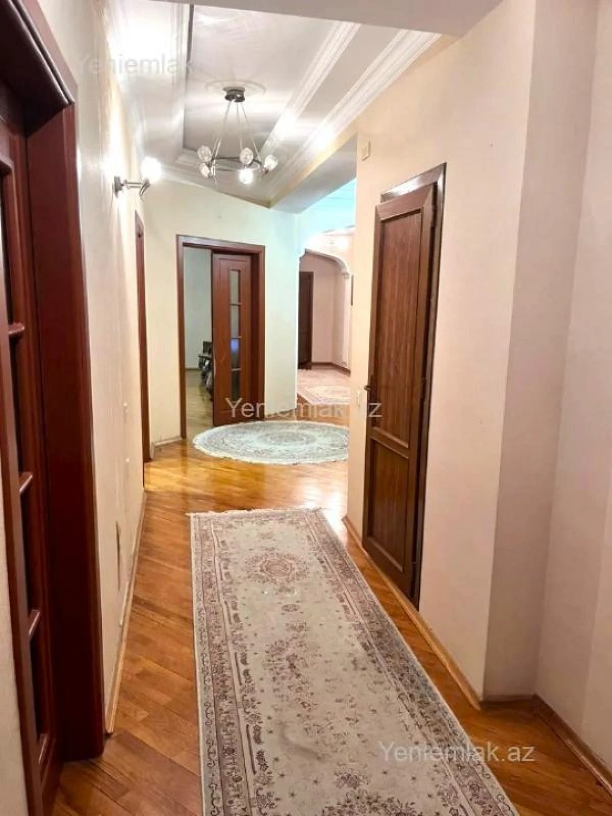 Satılır 4 otaqlı yeni tikili 200 m²