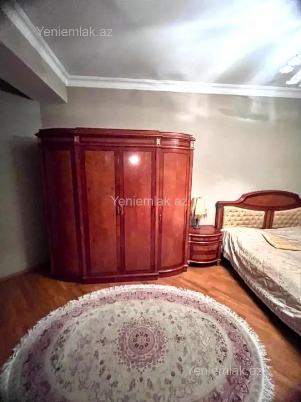 Satılır 4 otaqlı yeni tikili 200 m²