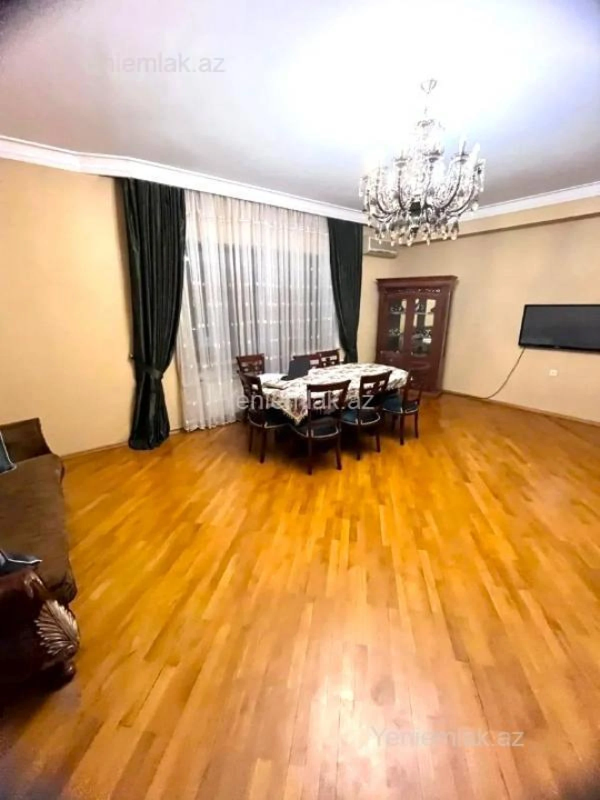Satılır 4 otaqlı yeni tikili 200 m²