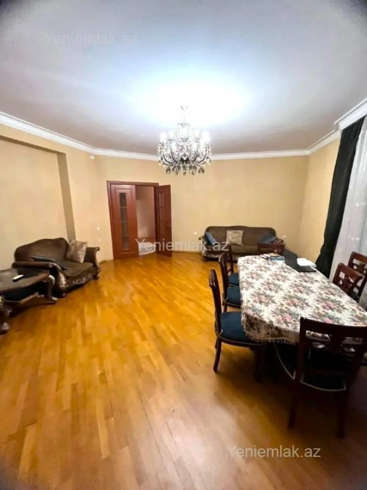 Satılır 4 otaqlı yeni tikili 200 m²