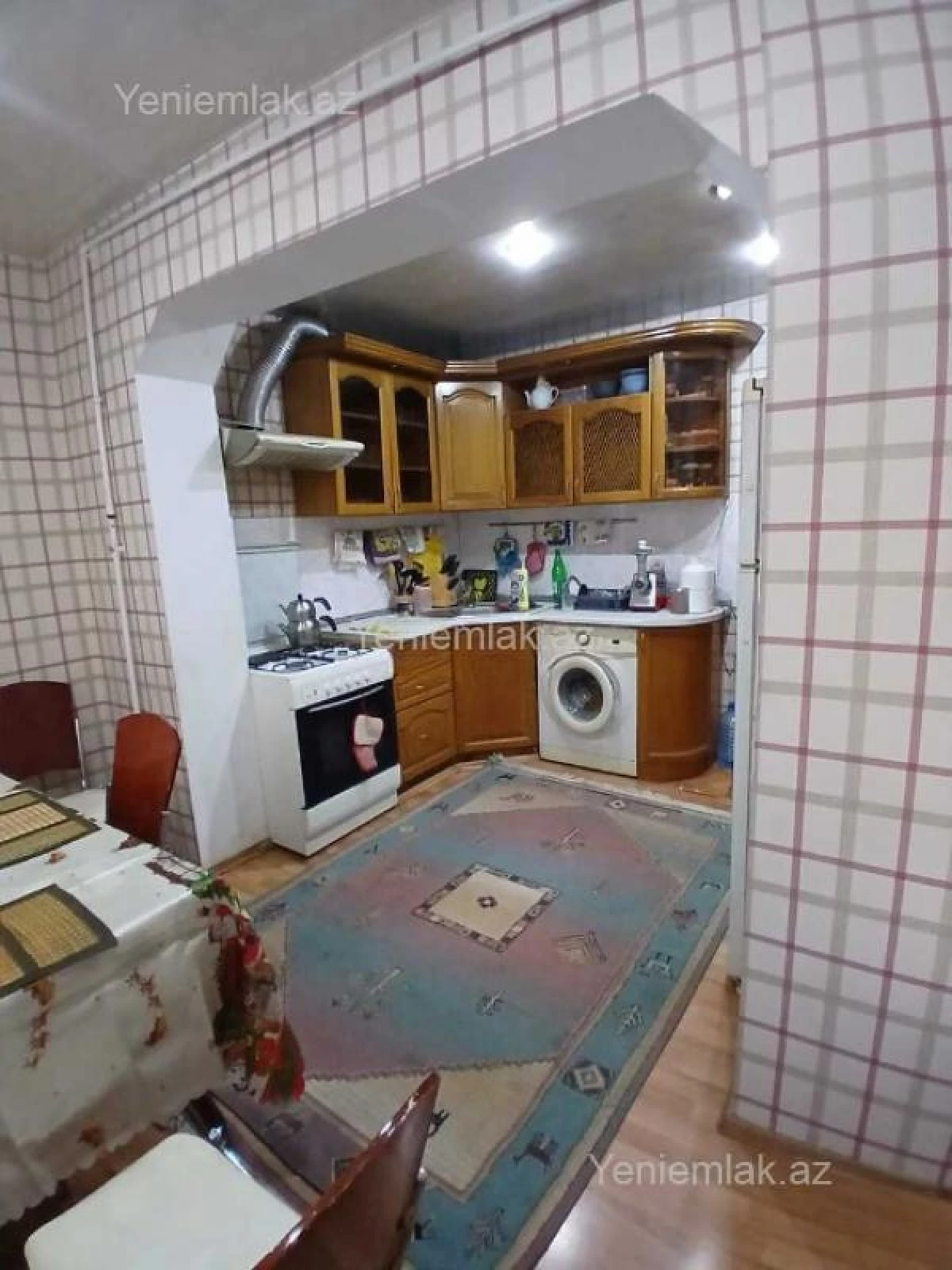 Satılır 2 otaqlı köhnə tikili 70 m²