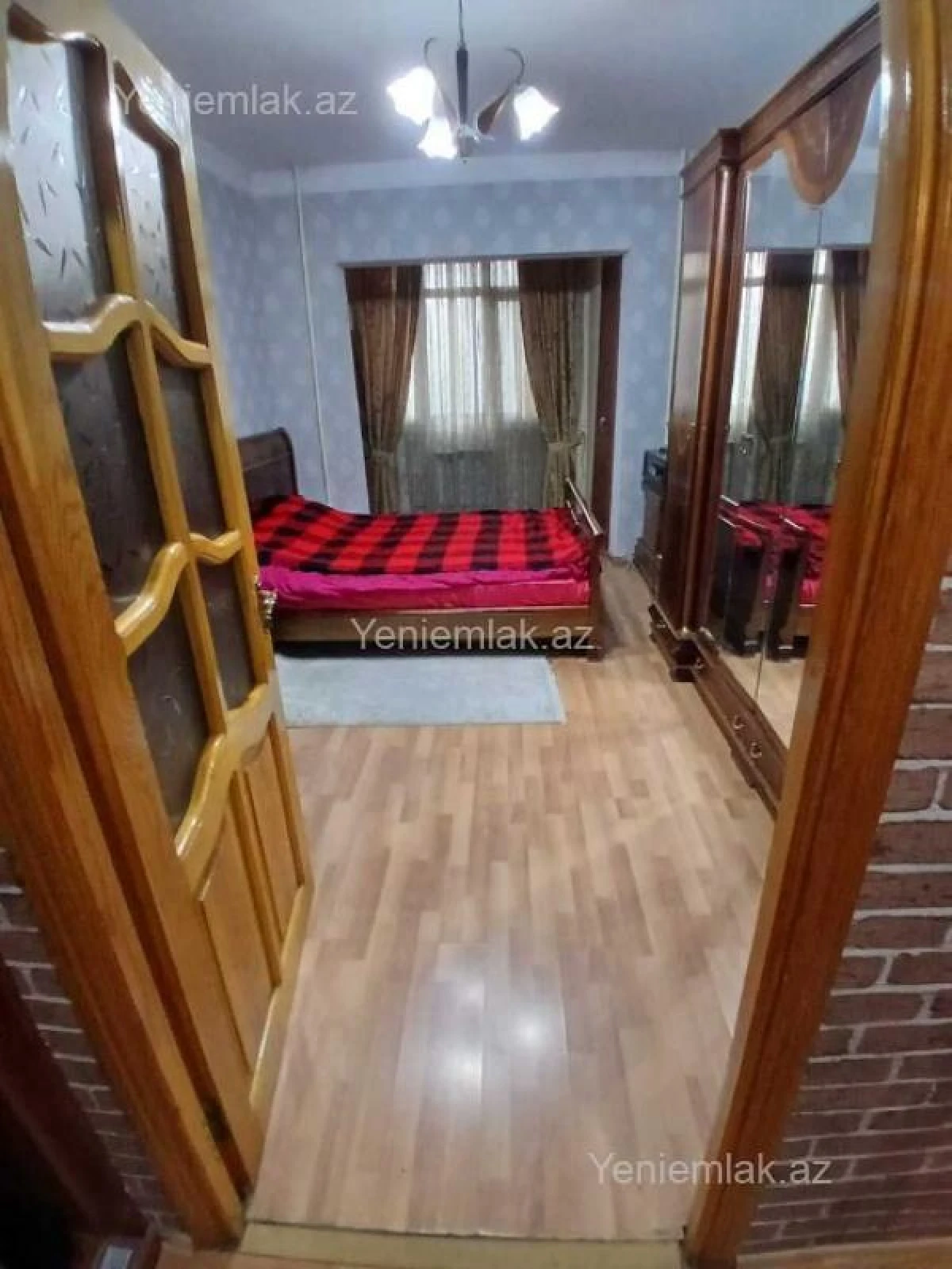 Satılır 2 otaqlı köhnə tikili 70 m²