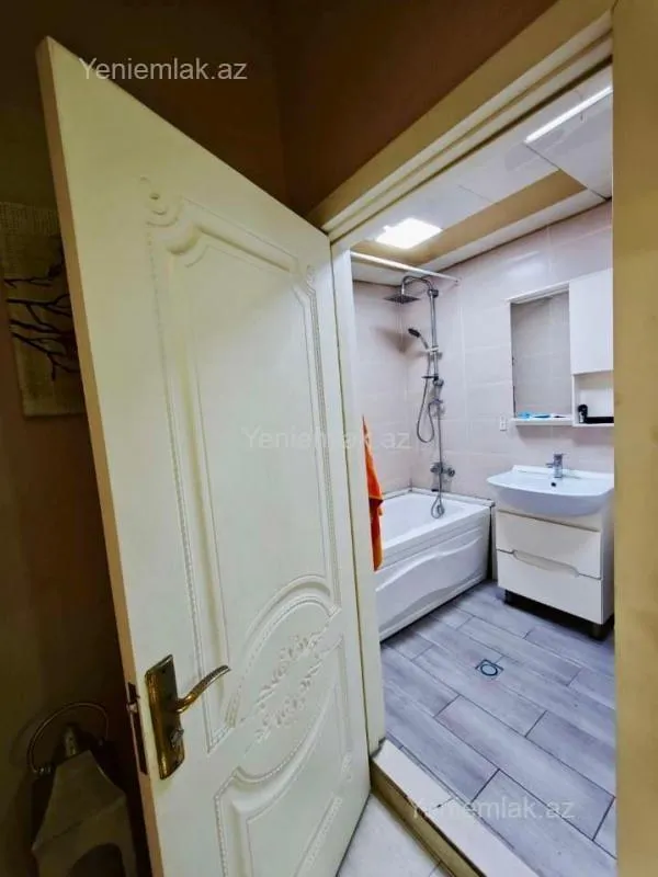Satılır 4 otaqlı yeni tikili 113 m²